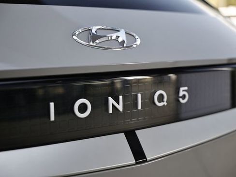 Used 2023 Hyundai Ioniq 5 SE AWD/4WD image 10
