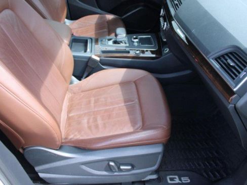 Used 2018 Audi Q5 2.0T Premium Plus w/ Premium Plus Package image 12