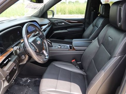 Used 2022 Cadillac Escalade Luxury RWD image 10