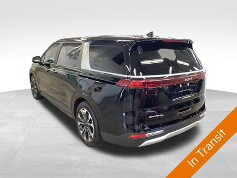 Certified 2023 Kia Carnival EX FWD image 4