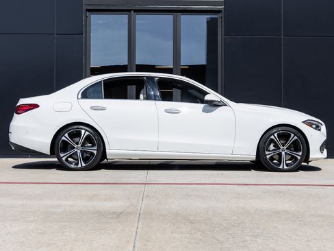 Used 2023 Mercedes-Benz C 300 Sedan image 10