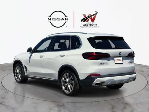 Used 2025 BMW X5 xDrive50e AWD/4WD image 4