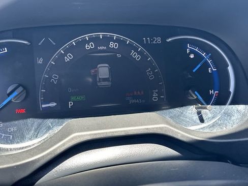 Used 2024 Toyota RAV4 LE image 12