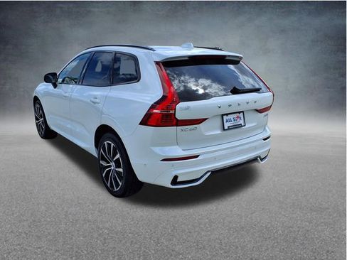 Used 2025 Volvo XC60 B5 Plus AWD/4WD image 6