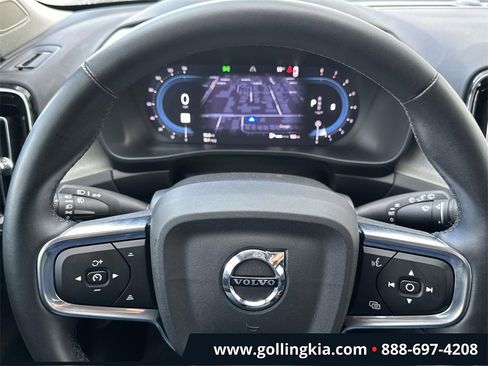 Used 2025 Volvo XC40 B5 Plus image 20