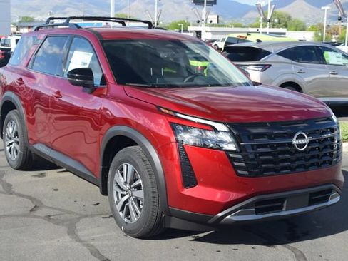 New 2026 Nissan Pathfinder SL AWD/4WD image 9