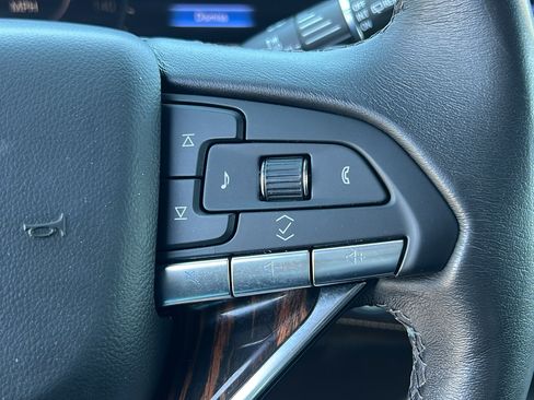 Certified 2023 Cadillac Escalade Premium Luxury AWD/4WD image 29