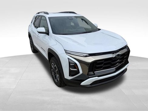 Used 2026 Chevrolet Equinox ACTIV w/ Convenience Package III FWD image 6