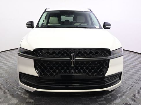 New 2026 Lincoln Navigator Reserve w/ Jet Appearance Package AWD/4WD image 10