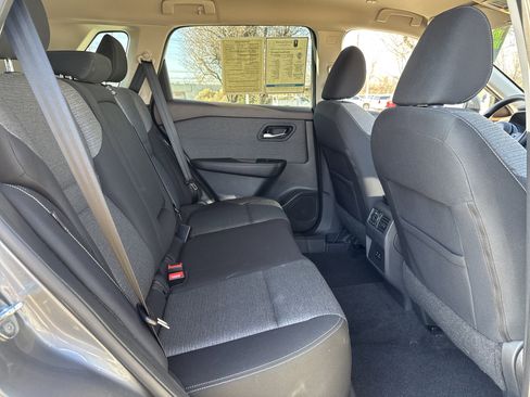 Used 2022 Nissan Rogue SV image 23