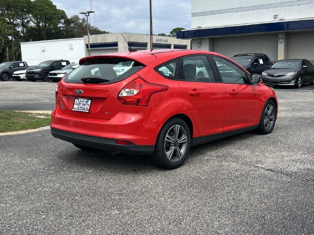 Used 2014 Ford Focus SE w/ SE Sport Package FWD image 4
