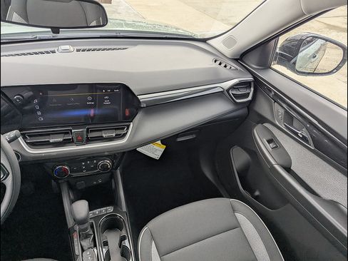 New 2026 Chevrolet TrailBlazer LT w/ Midnight Edition AWD/4WD image 18