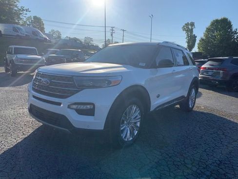Certified 2024 Ford Explorer King Ranch w/ Technology Package AWD/4WD image 5