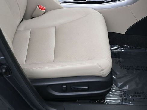 Used 2017 Honda Accord Touring image 14