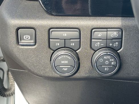 Used 2025 Chevrolet Silverado 2500 LT w/ Safety Package AWD/4WD image 20