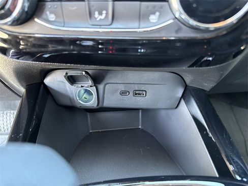 Used 2025 Chevrolet Trax ACTIV w/ Driver Confidence Package image 21