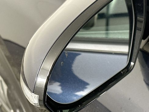 Used 2022 Kia Niro EX Premium image 16