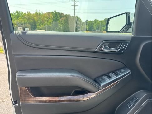 Used 2019 Chevrolet Tahoe LT w/ LT Signature Package RWD image 27