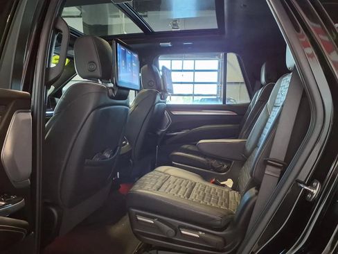 Used 2025 Cadillac Escalade V AWD/4WD image 14
