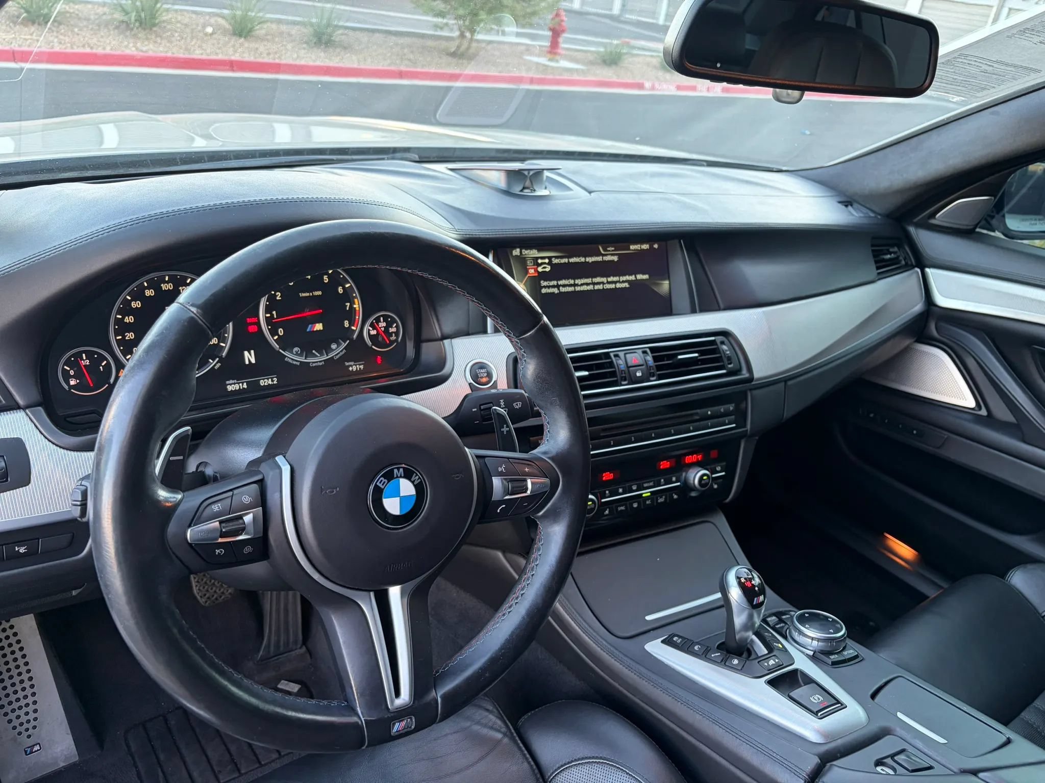 Used 2014 BMW M5 RWD image 13