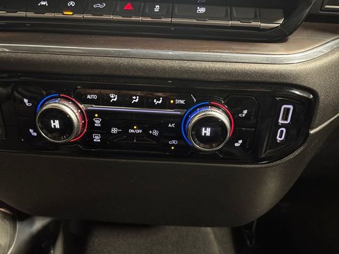 Used 2025 GMC Sierra 1500 SLT image 31