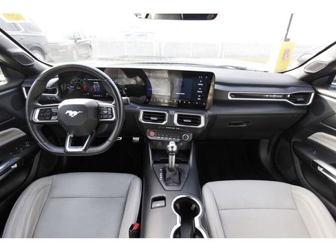 Used 2024 Ford Mustang Premium image 9