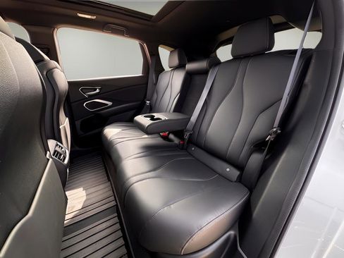 Used 2025 Acura RDX SH-AWD image 23