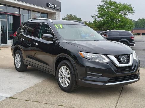 Used 2017 Nissan Rogue SV FWD image 14