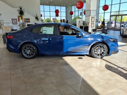 New 2026 Toyota Camry SE w/ Convenience Package FWD image 3