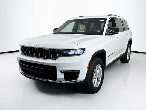 Used 2023 Jeep Grand Cherokee L Limited AWD/4WD image 1