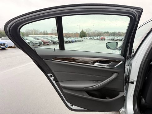 Used 2019 BMW 530i w/ Convenience Package image 23