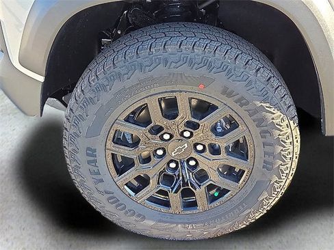 New 2026 Chevrolet Colorado Trail Boss w/ Off-Road Front Bumper Package image 9