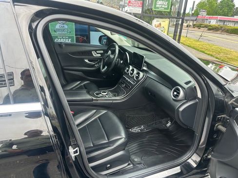 Used 2017 Mercedes-Benz C 300 4MATIC Sedan image 15