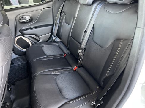 Used 2017 Jeep Renegade Trailhawk image 8