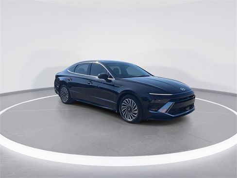 Certified 2025 Hyundai Sonata Limited image 2