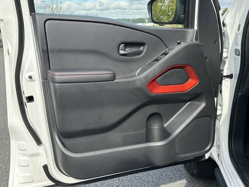 New 2026 Nissan Frontier PRO-4X w/ Pro-4x Convenience Package image 11