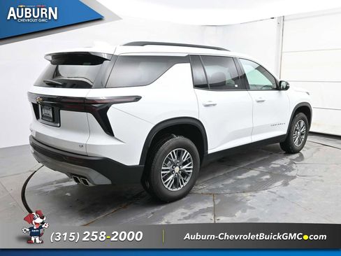 Used 2024 Chevrolet Traverse LT w/ Trailering Package image 13