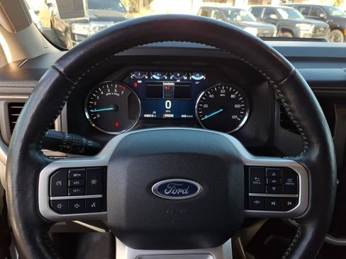 Certified 2024 Ford Expedition XLT image 18