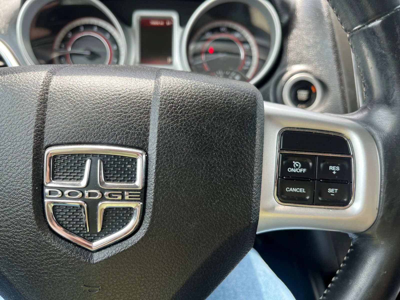 Used 2019 Dodge Journey SE w/ Connectivity Group FWD image 11