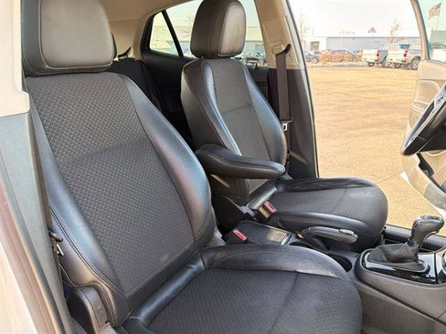 Used 2020 Buick Encore Preferred image 23