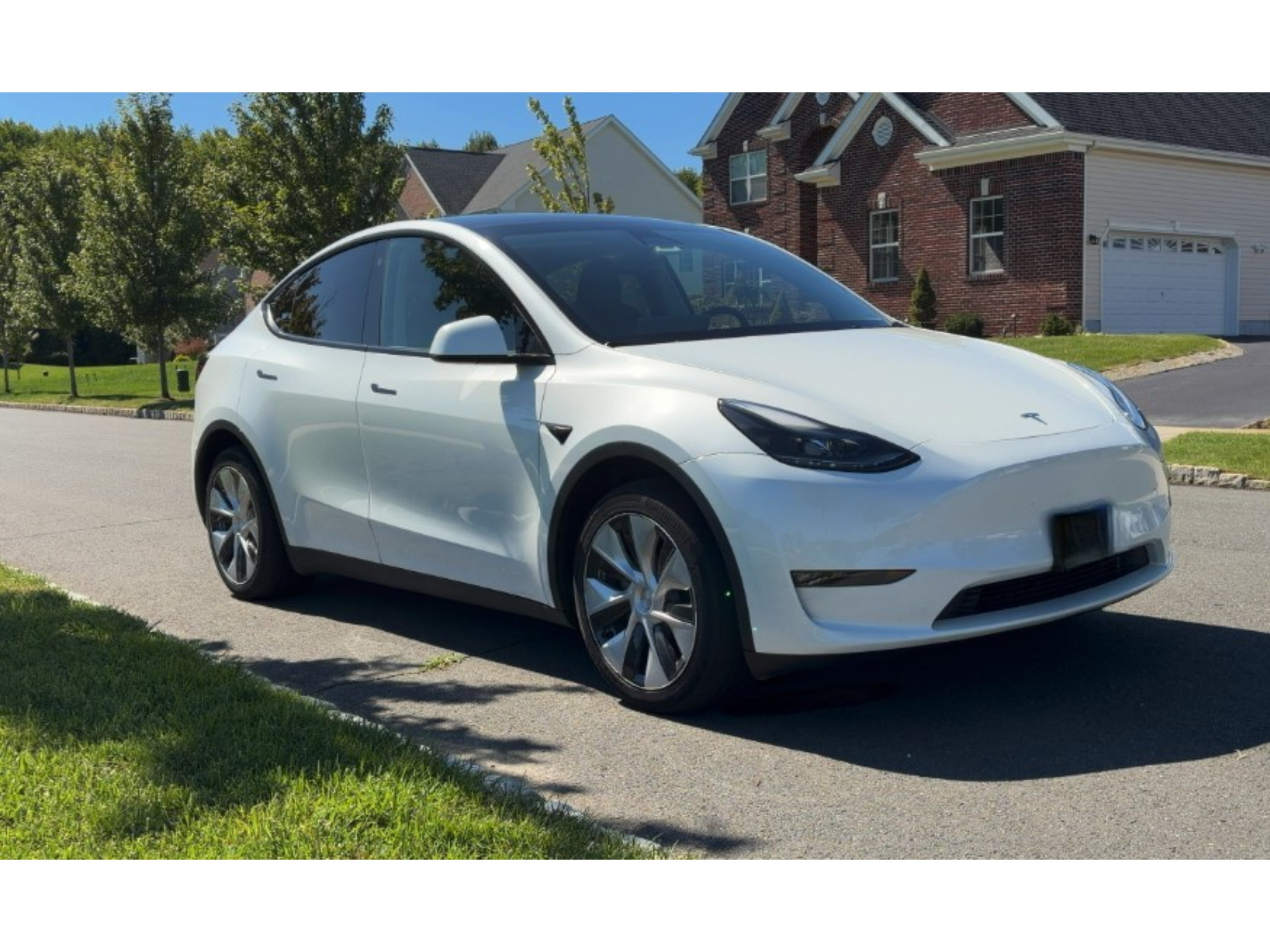 Used 2023 Tesla Model Y Long Range AWD/4WD image 2