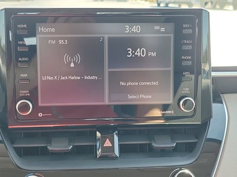 Used 2022 Toyota Corolla LE FWD image 19