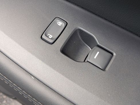 New 2026 Honda HR-V LX image 32