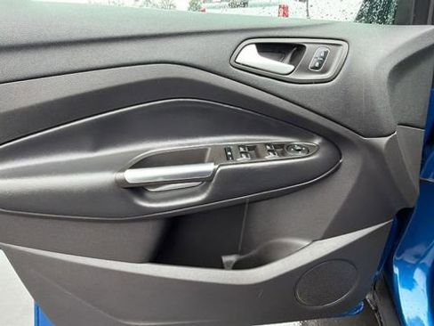 Used 2019 Ford Escape SE image 19