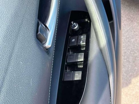 Used 2020 Toyota Corolla SE w/ SE Preferred Package FWD image 26