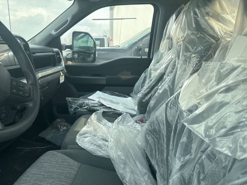 New 2023 Ford F450 XLT w/ XLT Value Package image 27