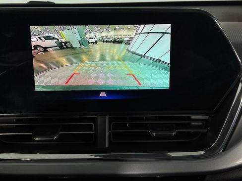 Used 2025 Chevrolet Trax LT image 19