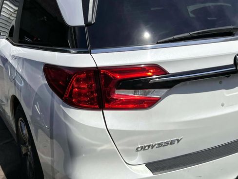 Used 2024 Honda Odyssey EX image 10