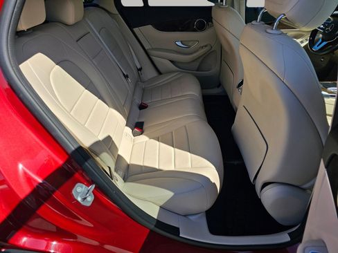 Used 2021 Mercedes-Benz GLC 300 4MATIC image 25