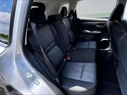 Used 2025 Nissan Rogue SV AWD/4WD image 24